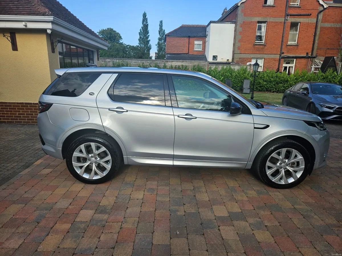 Land Rover Discovery Sport 2022 - Image 1