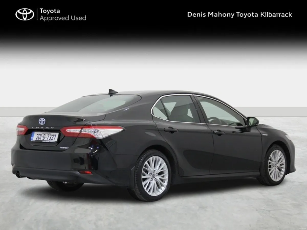 Toyota Camry HYBRID PLATINUM - Image 2