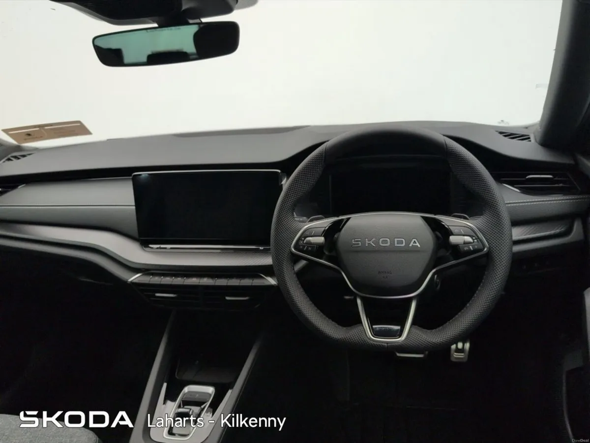 Skoda Octavia EX DEMO - BIG SAVING - LOW MILES - C - Image 3