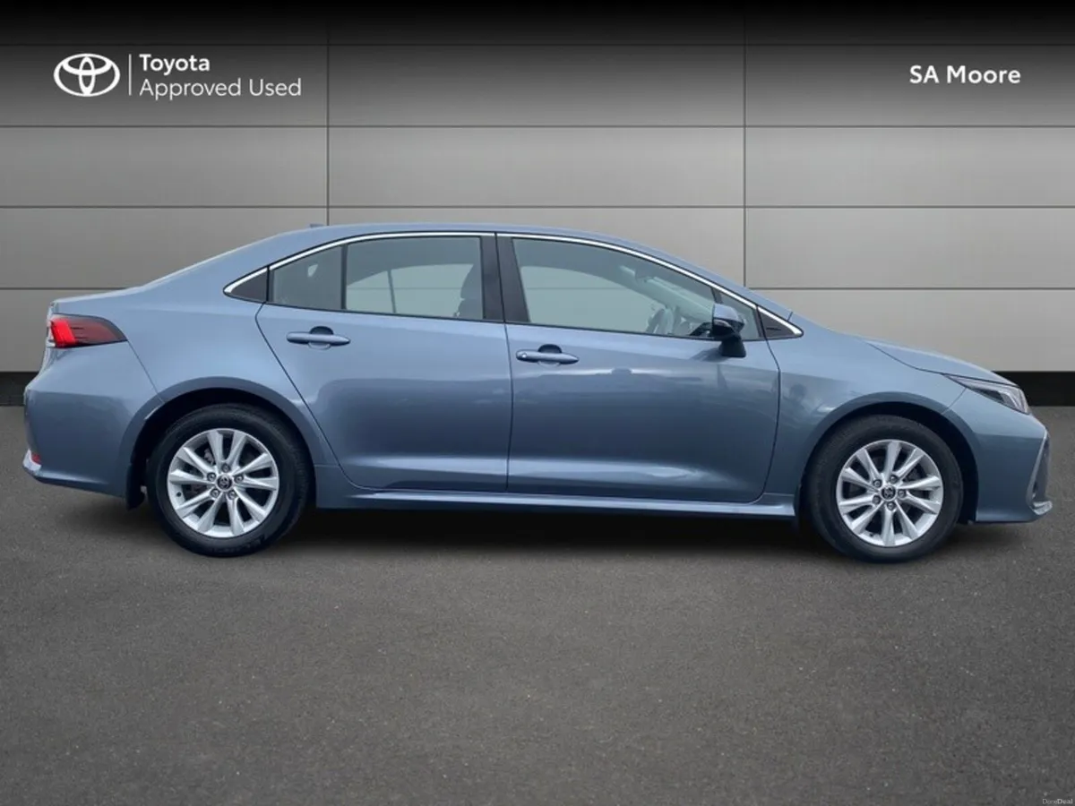 Toyota Corolla HYBRID LUNA SALOON - Image 3