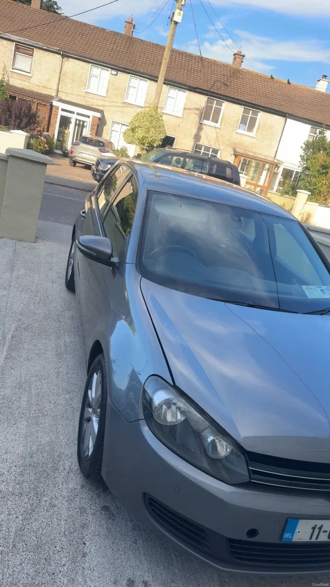 2011 Volkswagen Golf - Image 4