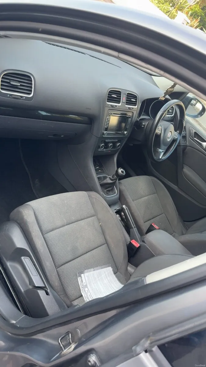 2011 Volkswagen Golf - Image 6