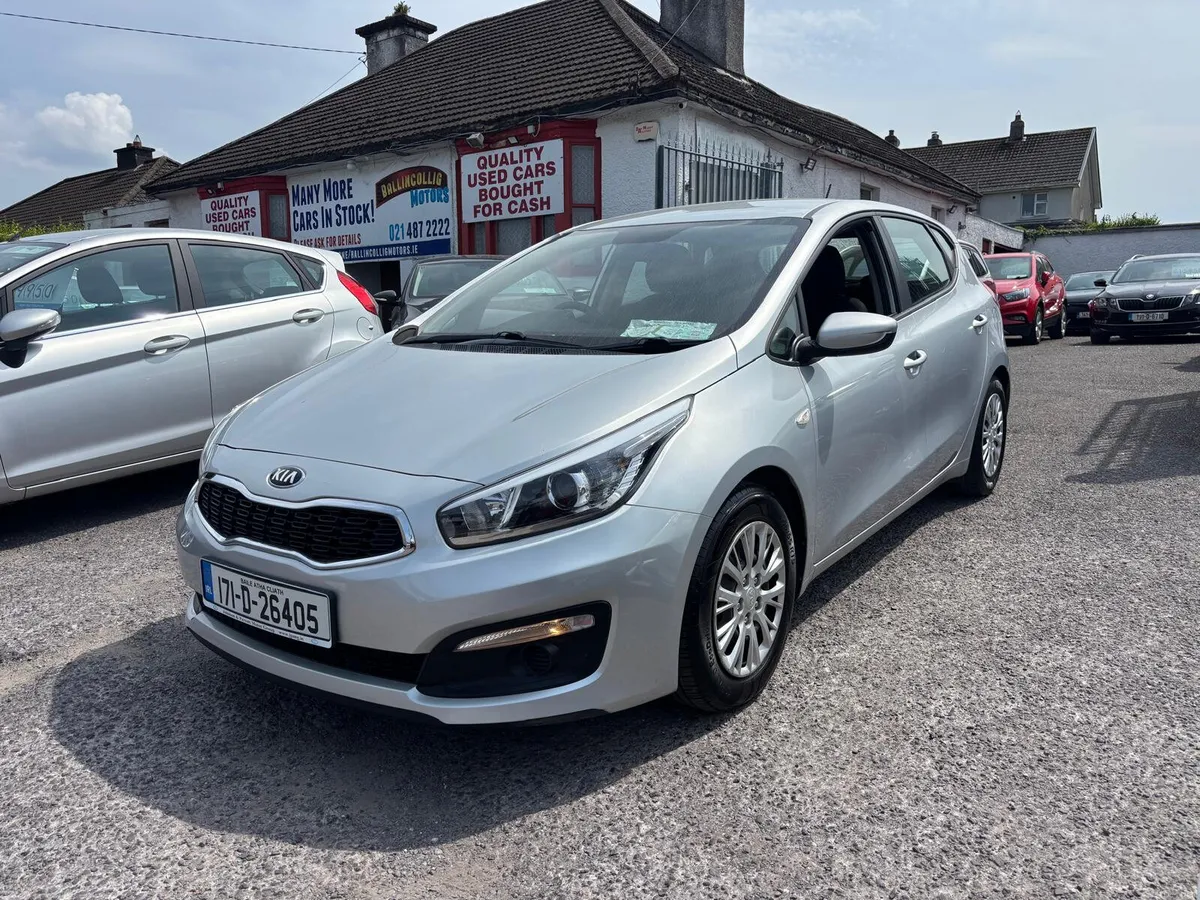 Kia Ceed 2017  PETROL  LOW  MILEAGE  ,  SPOTLESS - Image 3