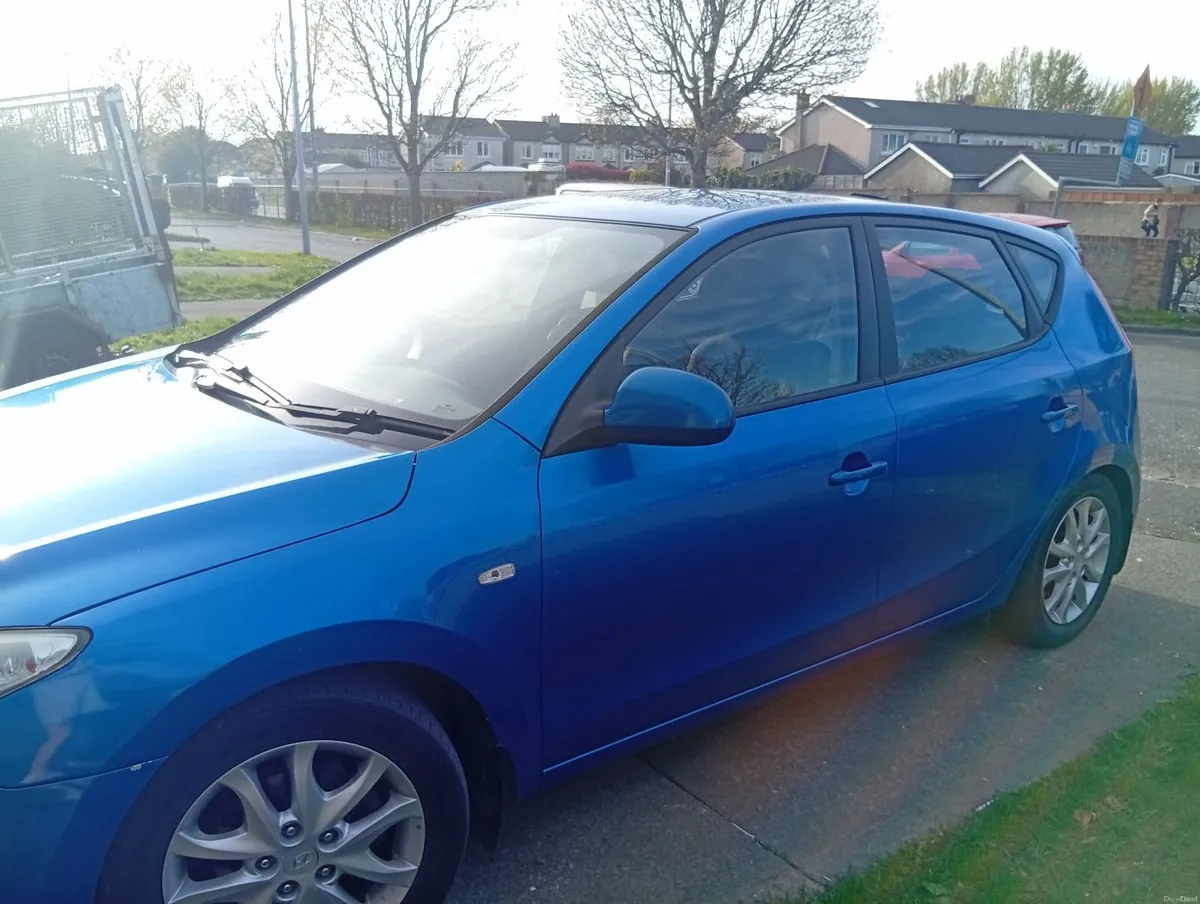 Hyundai i30 2010 - Image 2