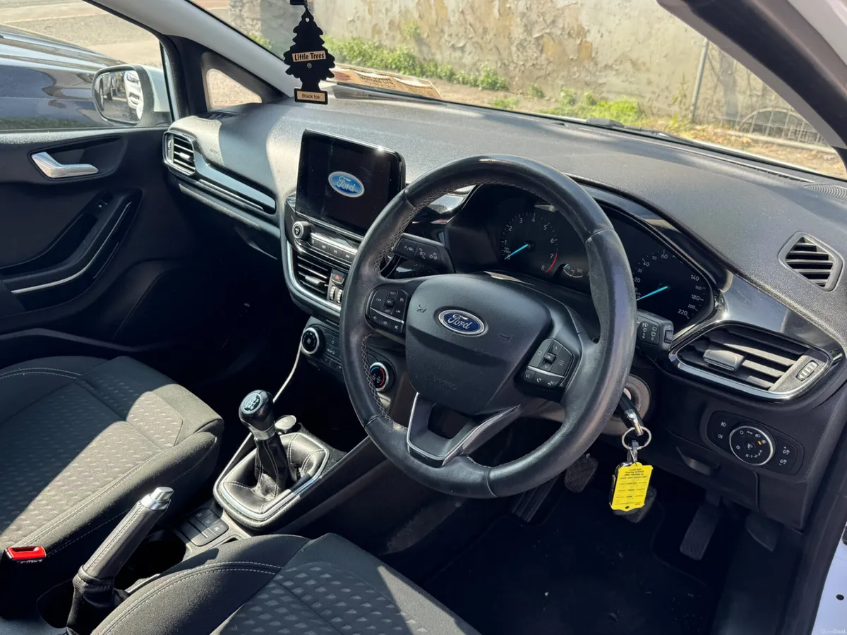 Ford Fiesta 1.1 new shape - Image 4
