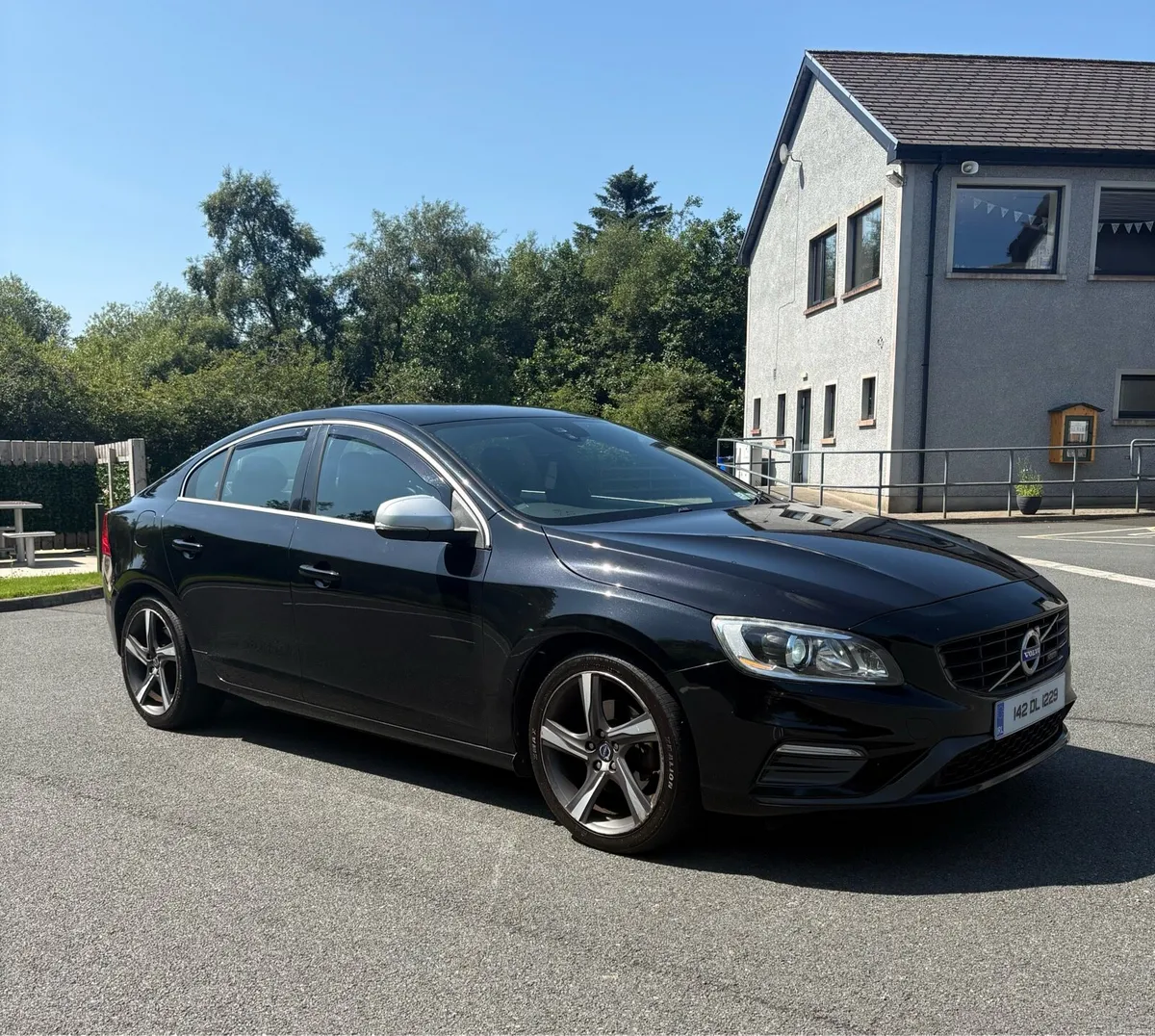 Volvo S60 2.0D4 R Design - Image 3