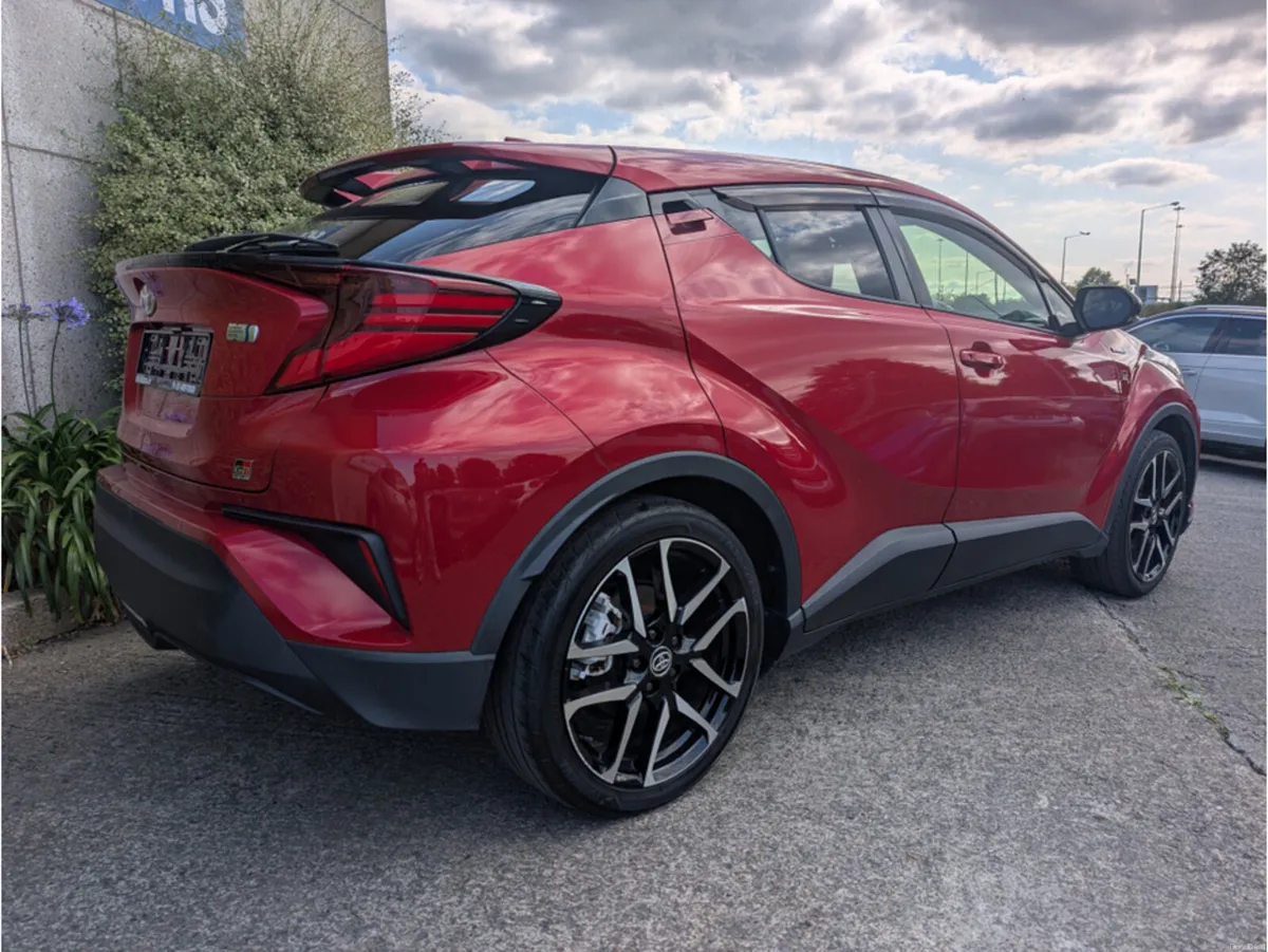 Toyota C-HR GR SPORT AUTOMATIC HYBRID 1.8 PETROL / - Image 6