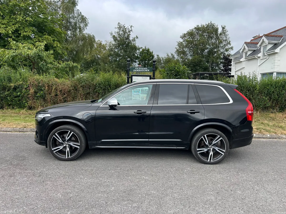 Volvo XC90 R design pro T8 petrol plug in hybrid - Image 4