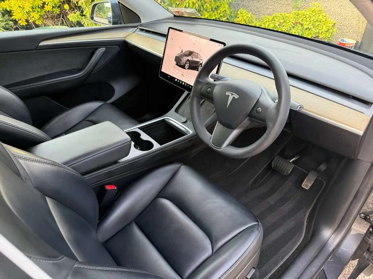 Tesla Model Y 2023 RWD - Image 6