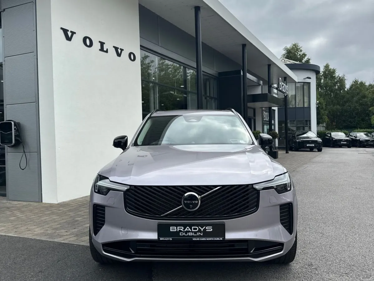 Volvo XC90 T8 ULTRA DARK Edition AWD PHEV Recharge - Image 2