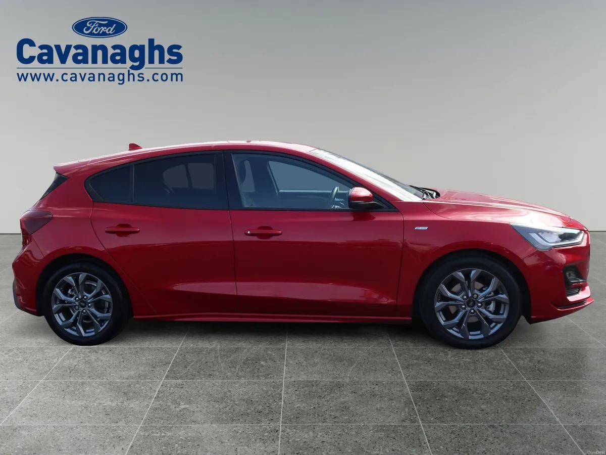 2025 Ford Focus ST-LINE 1.0T 5DR 125PS mHEV - Image 5