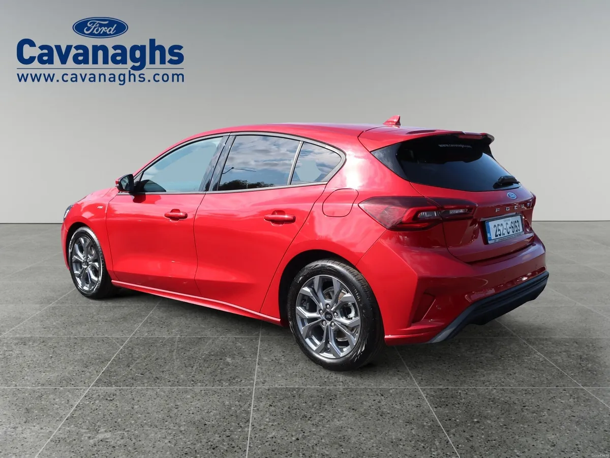 2025 Ford Focus ST-LINE 1.0T 5DR 125PS mHEV - Image 3