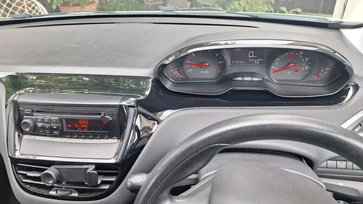 Peugeot 208 2014 - Image 3