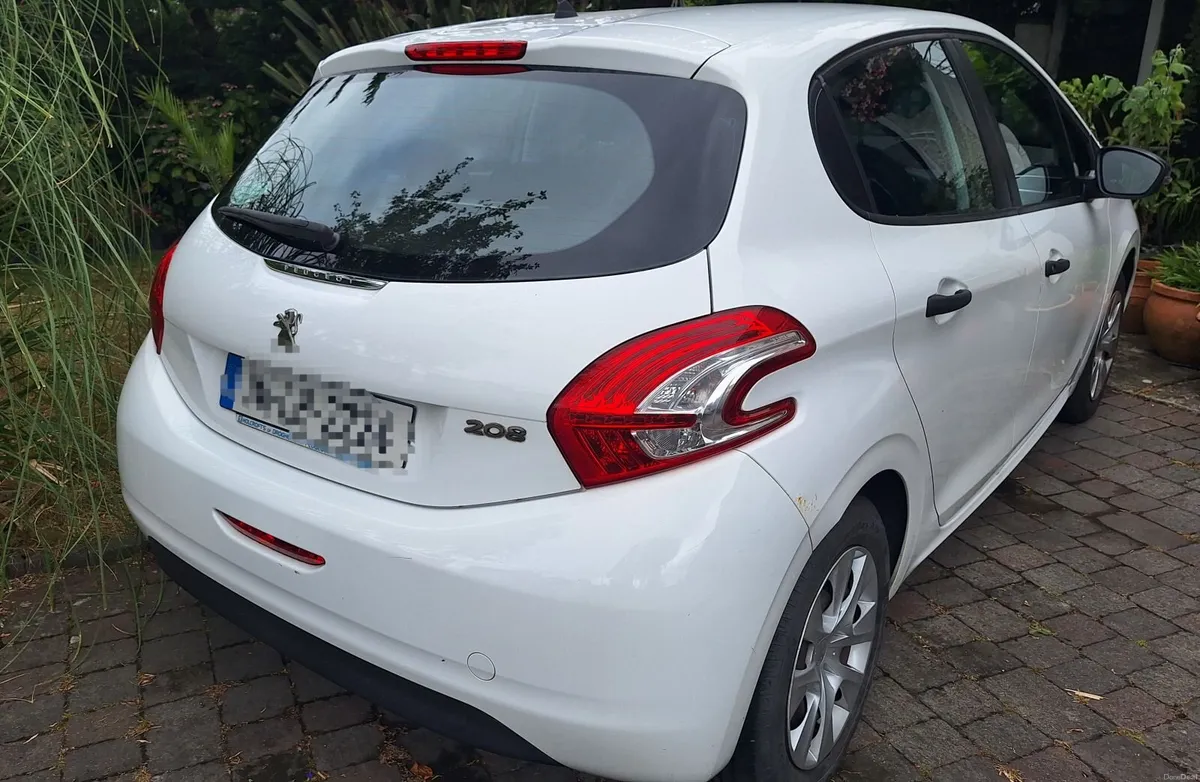 Peugeot 208 2014 - Image 4