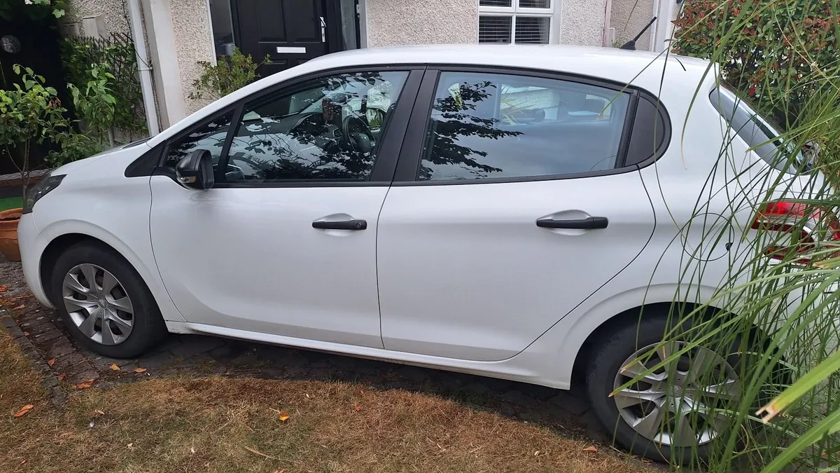 Peugeot 208 2014 - Image 6