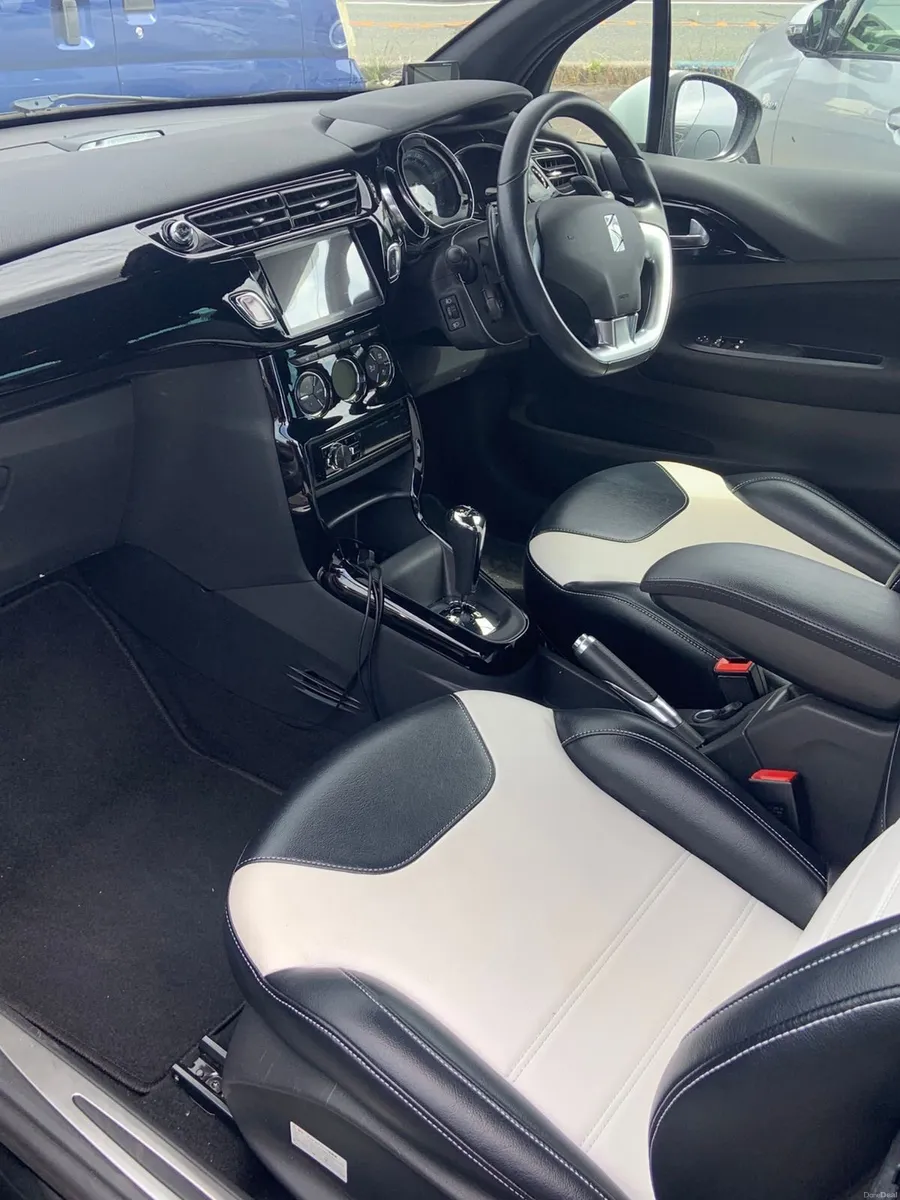 Car - Image 6
