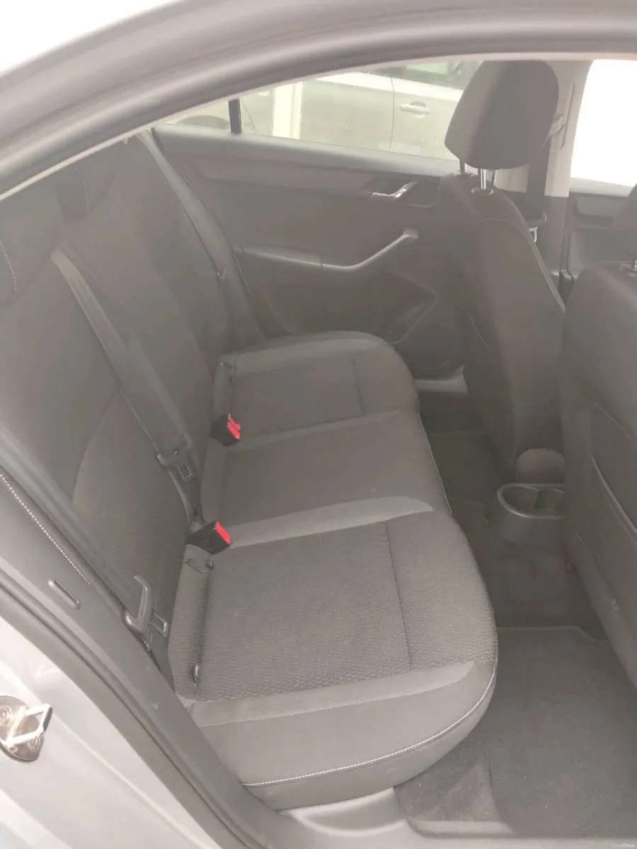Skoda Rapid Hatchback 2014 1.2L Petrol - Image 6