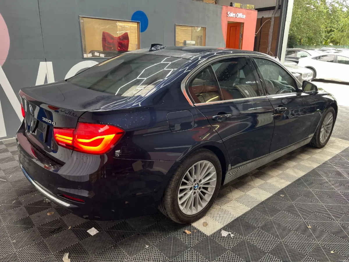 BMW 3-Series 2017 BMW 320D LUXURY 2.0 AUTOMATIC / - Image 2