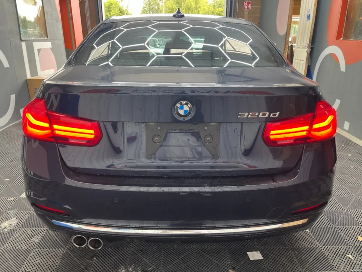 BMW 3-Series 2017 BMW 320D LUXURY 2.0 AUTOMATIC / - Image 3
