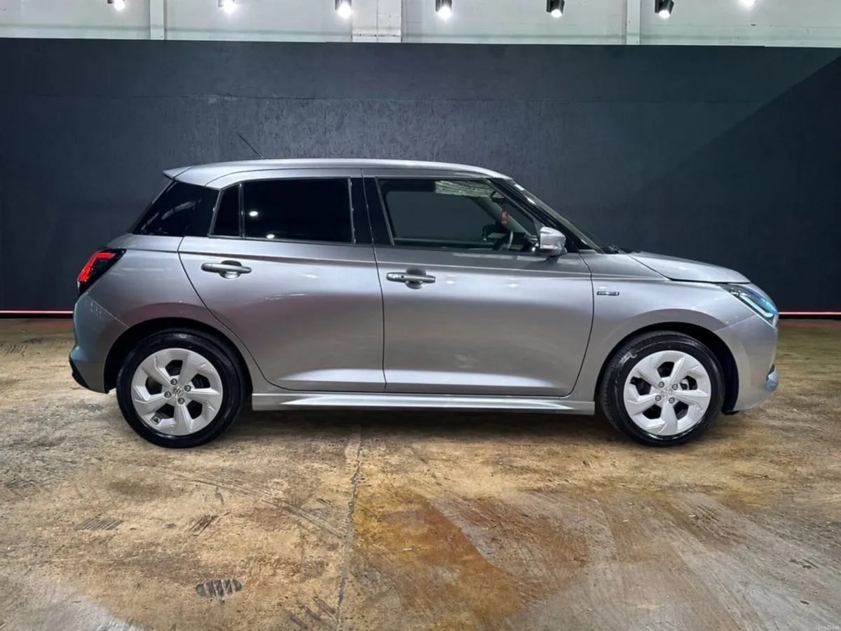 Suzuki Swift 1.2 HYBRID AUTOMATIC - NEW MODEL - CR - Image 2