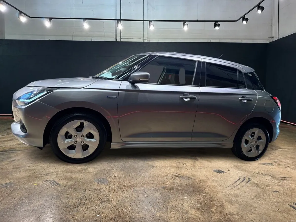 Suzuki Swift 1.2 HYBRID AUTOMATIC - NEW MODEL - CR - Image 6