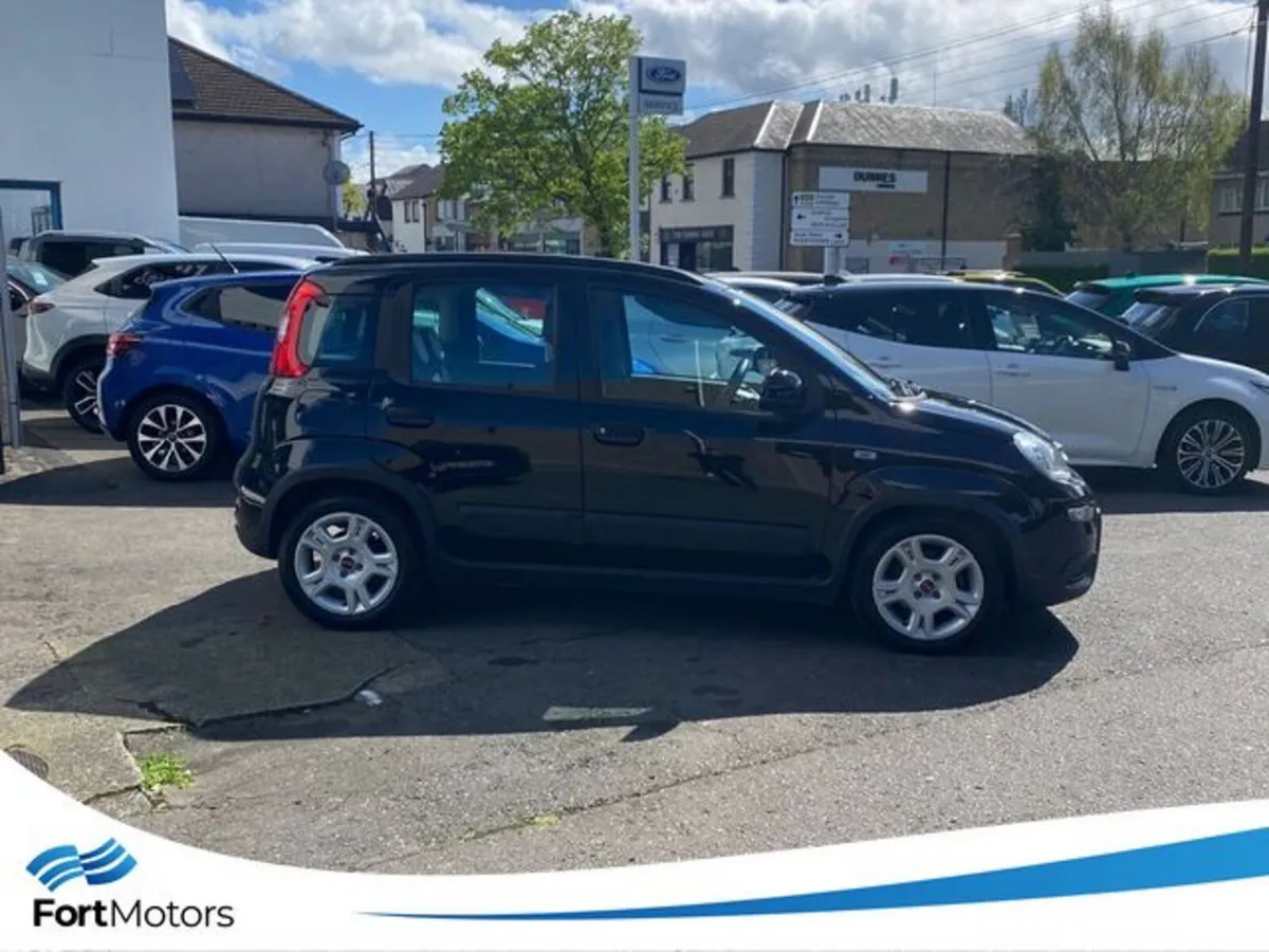 Fiat Panda 1.0 Mild-Hybrid Petrol Manual - Image 4