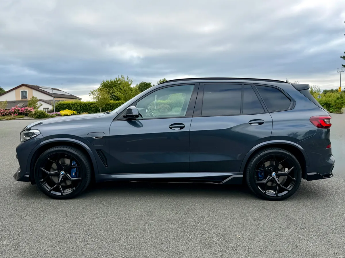 2022 BMW X5 45e M SPORT PLUS - Image 5