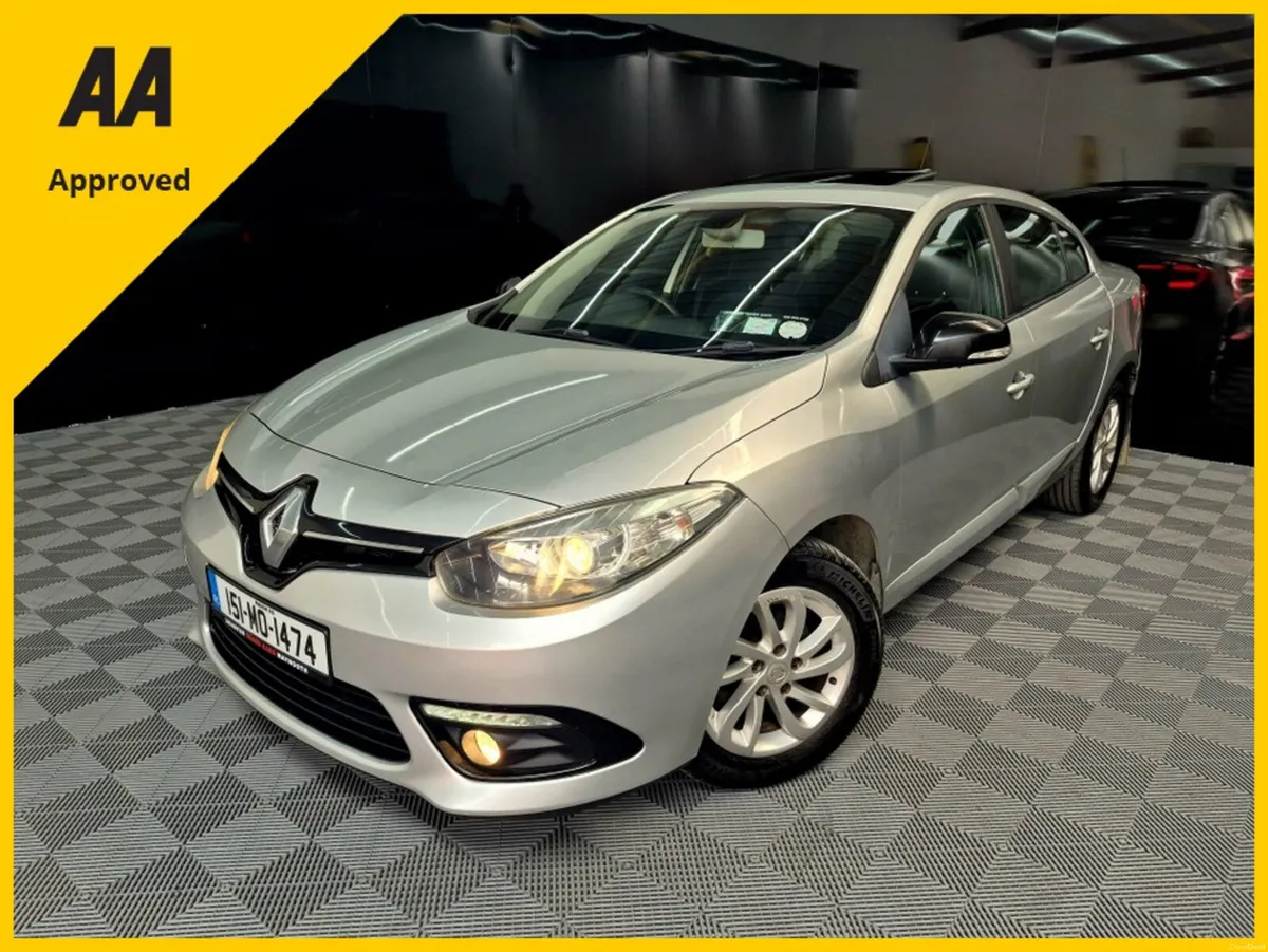 🚗2015 Renault Limited Edt. | Manual | Sunroof 🚗 - Image 3