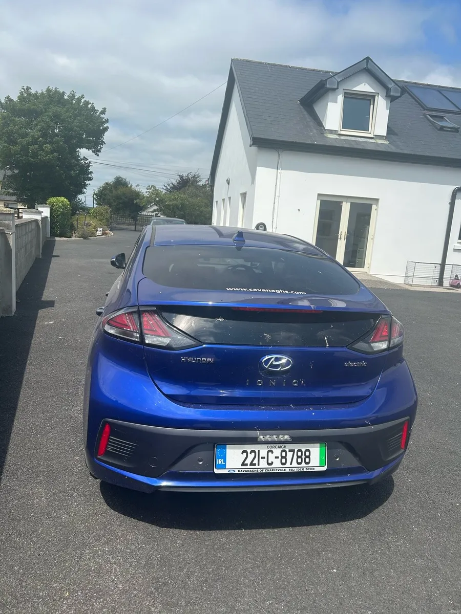 2022 Hyundai ionic - Image 4