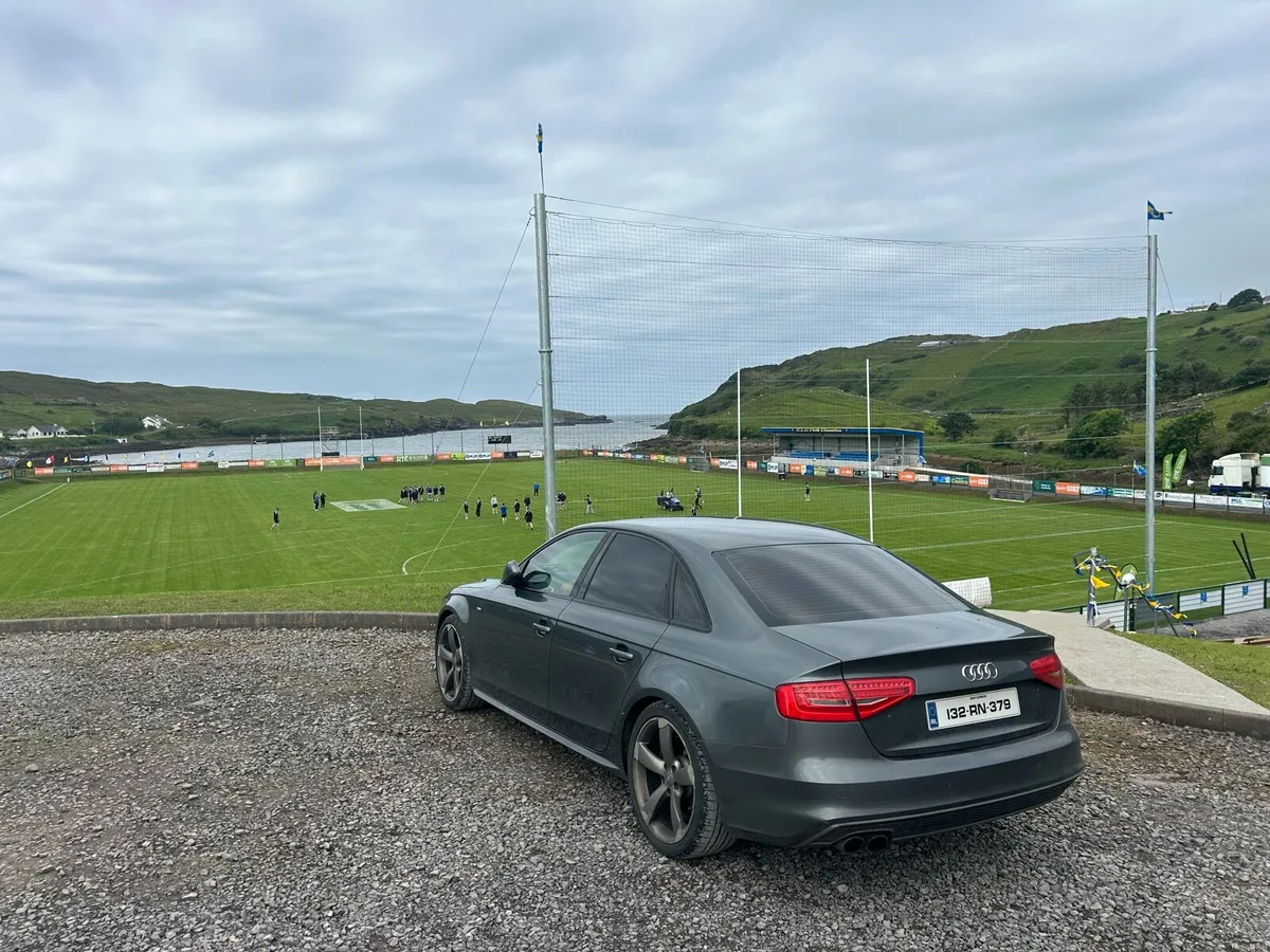 Audi A4 S-Line Black Edition - Image 4