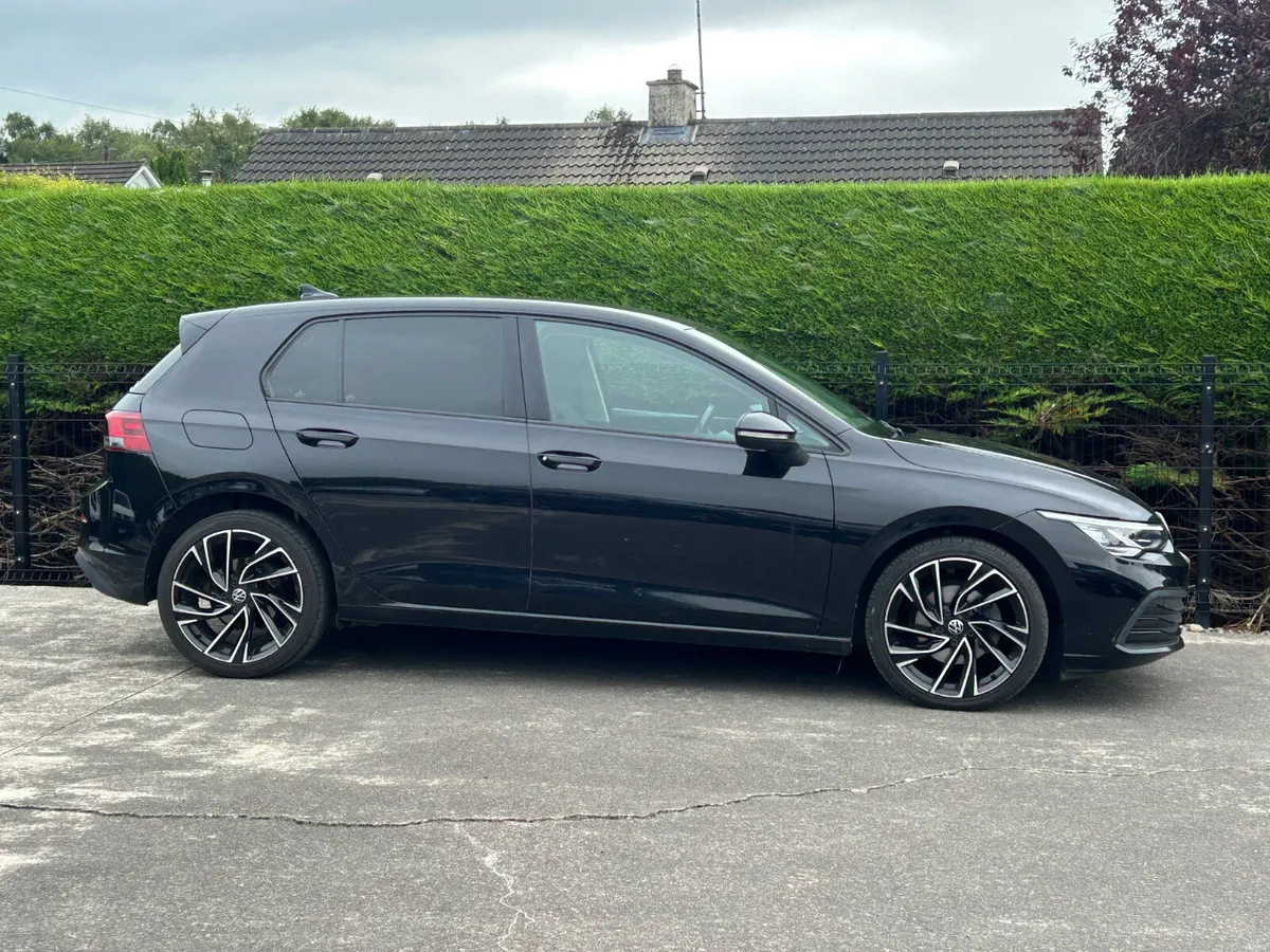 21Volkswagen Golf 1.5 tsi Life €15750 inc Vrt - Image 3