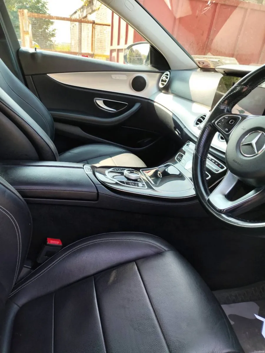 Car - Image 3