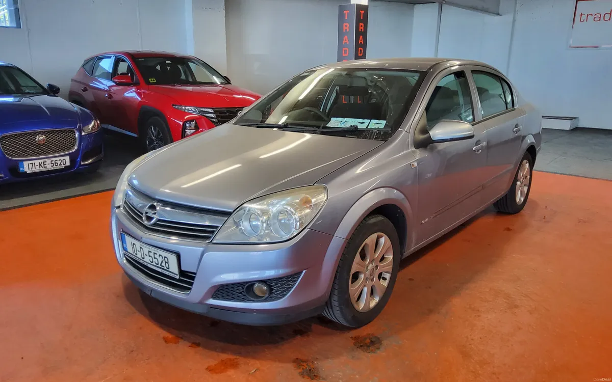 Opel Astra 2010 - Image 4