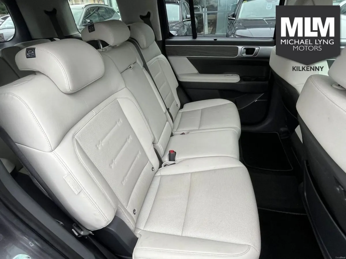 Hyundai Santa Fe PHEV PREMIUM - Image 6