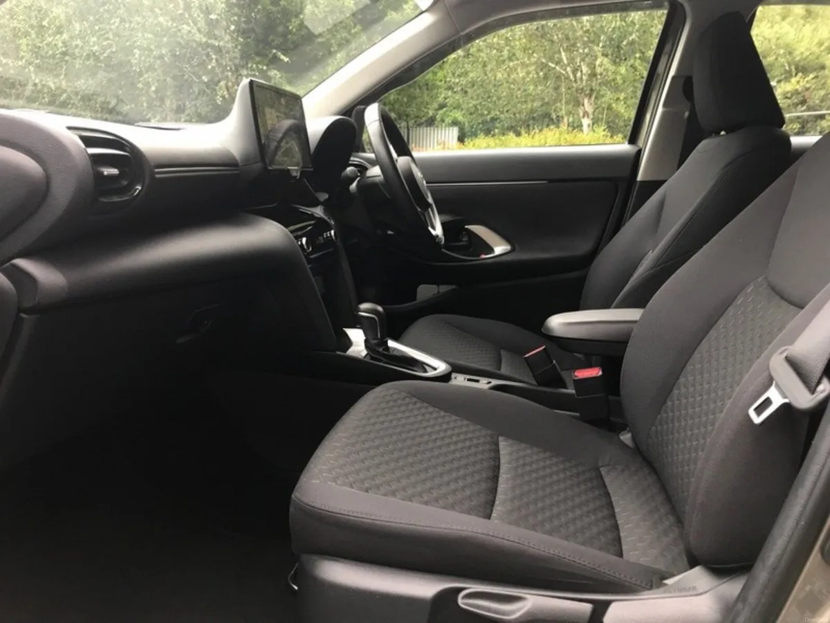 Toyota Yaris Cross LUNA - GRANDONS - Image 6