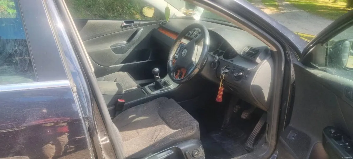 VW Passat - Image 4