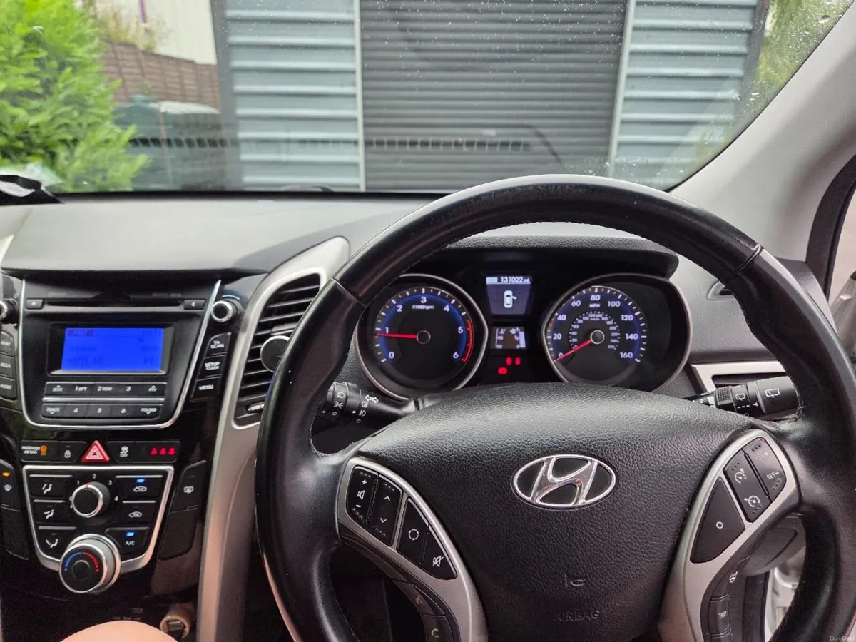 Hyundai i30 2016 1.6l Diesel 5Dr - Image 4