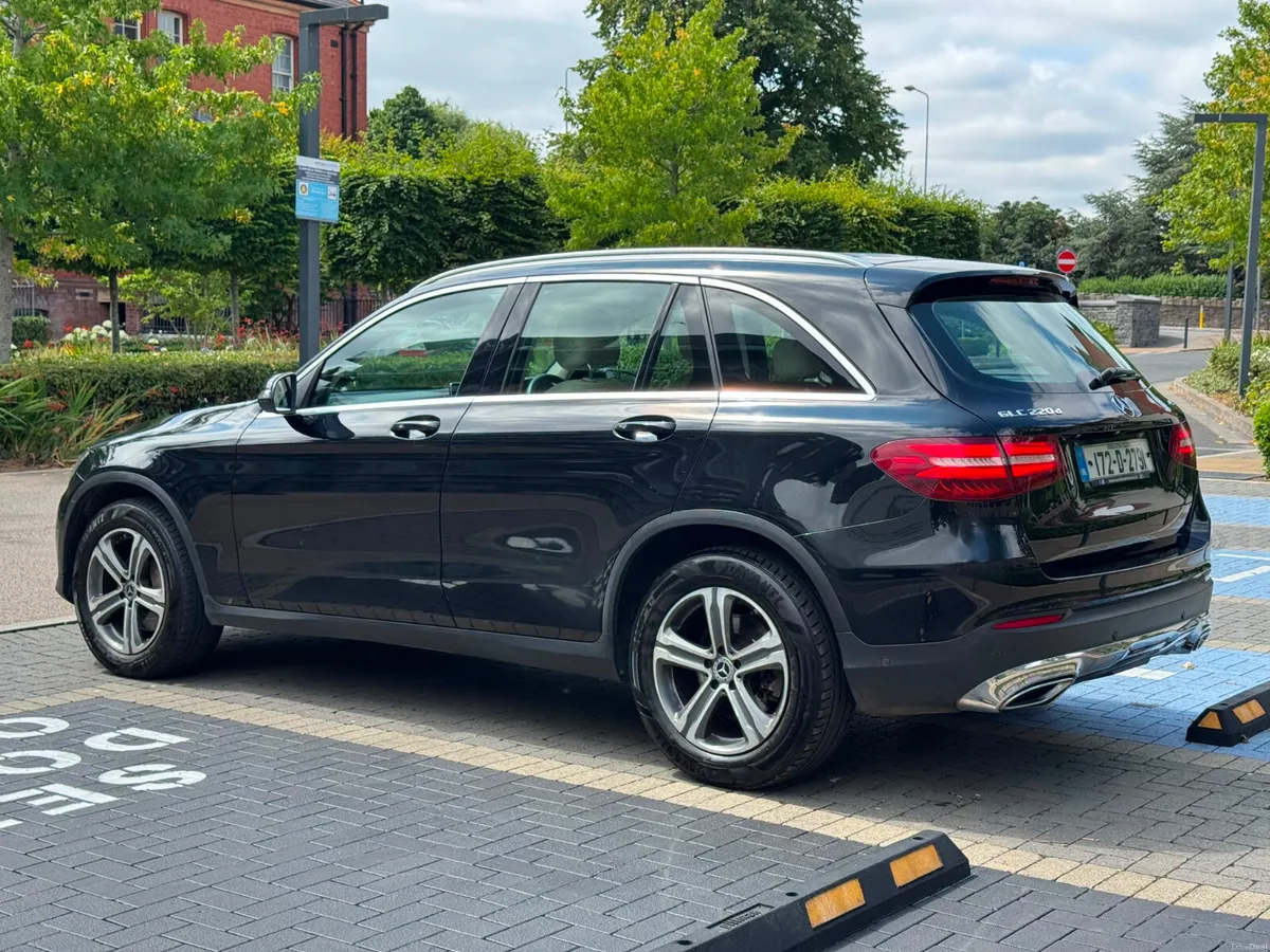 2017 MERCEDES-BENZ GLC220D 4MATIC - Image 4