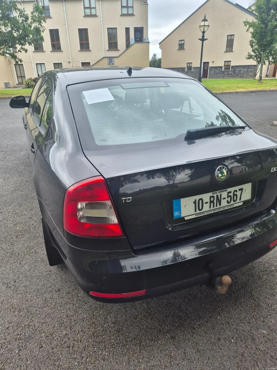 Skoda Octavia 2010 - Image 2