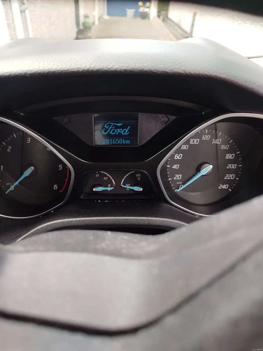 Ford Focus 2012 - Image 2