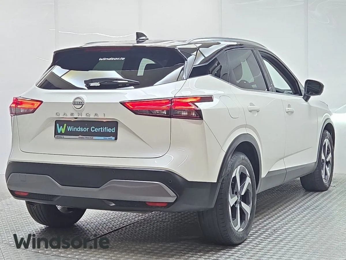 Nissan Qashqai 1.3 PET MILD HYBRID SV PREMIUM *Scr - Image 2
