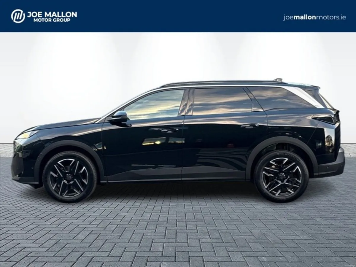 Peugeot 5008 Allure Hybrid AUTO - Image 4