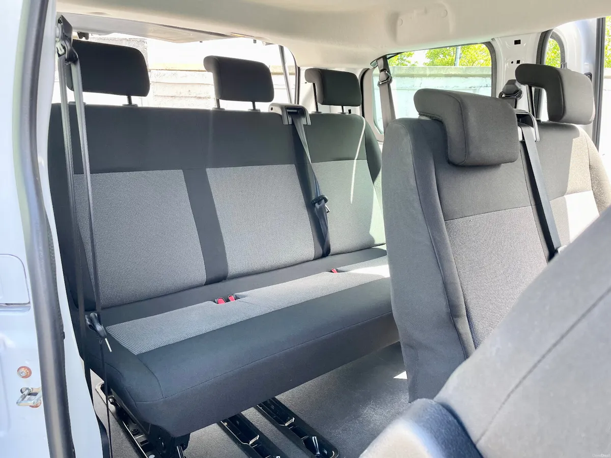 Opel E-Vivaro L1 50KWH EV 9 Seat Mini-Bus,2023 - Image 4