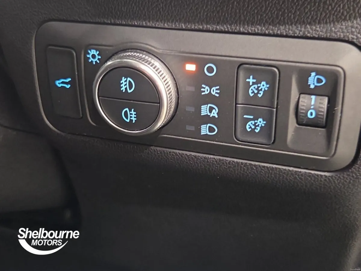 Ford Kuga ST-LINE EDITION - Image 5
