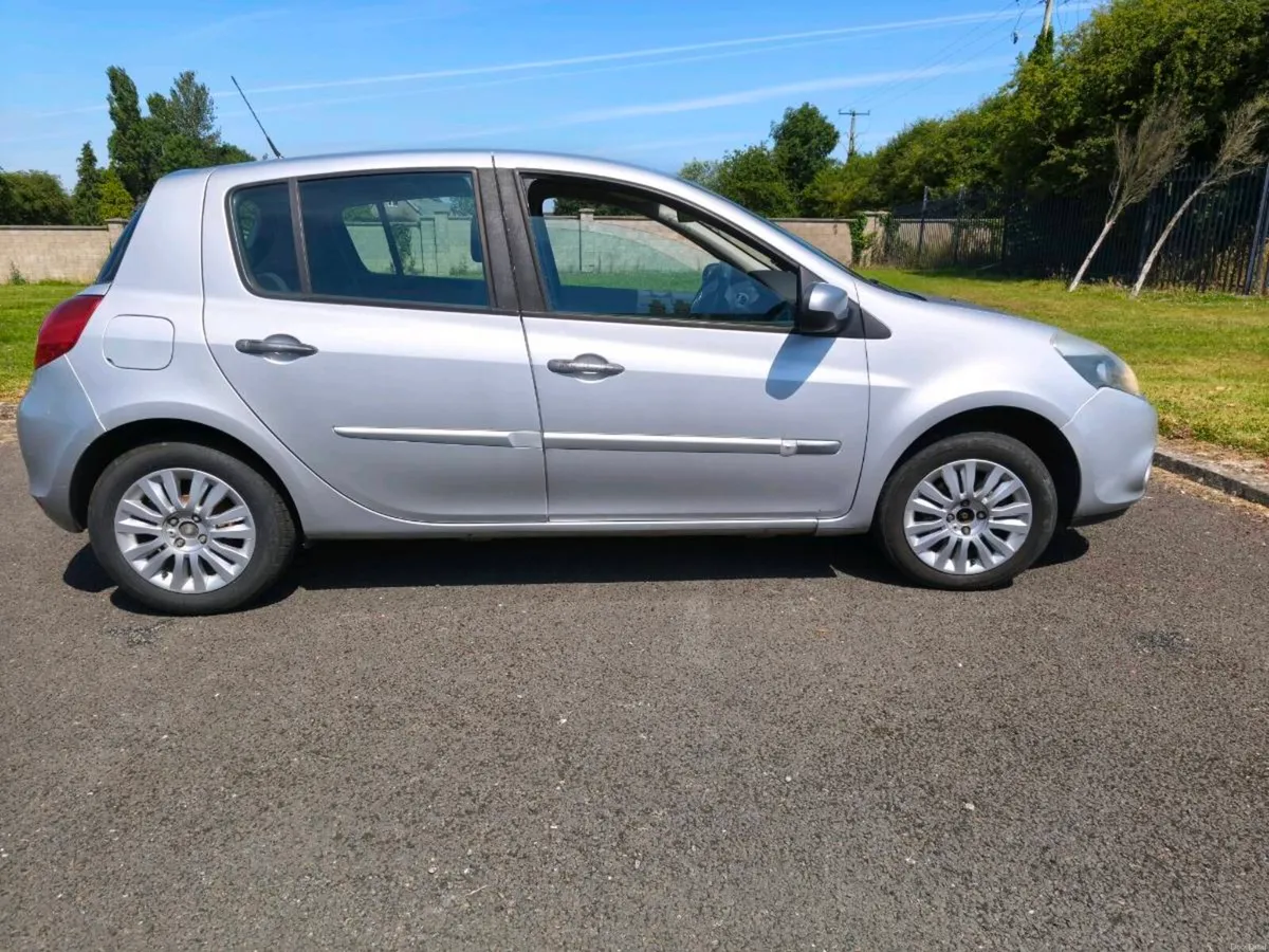 Renault Clio 1.2 petrol - Image 2