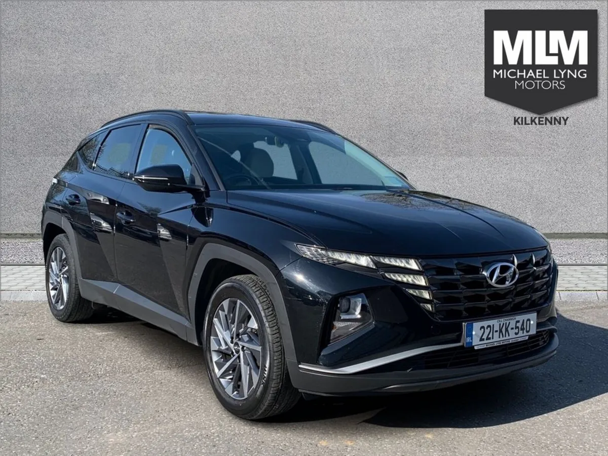 Hyundai Tucson ix35 Executive 5DR - Image 1