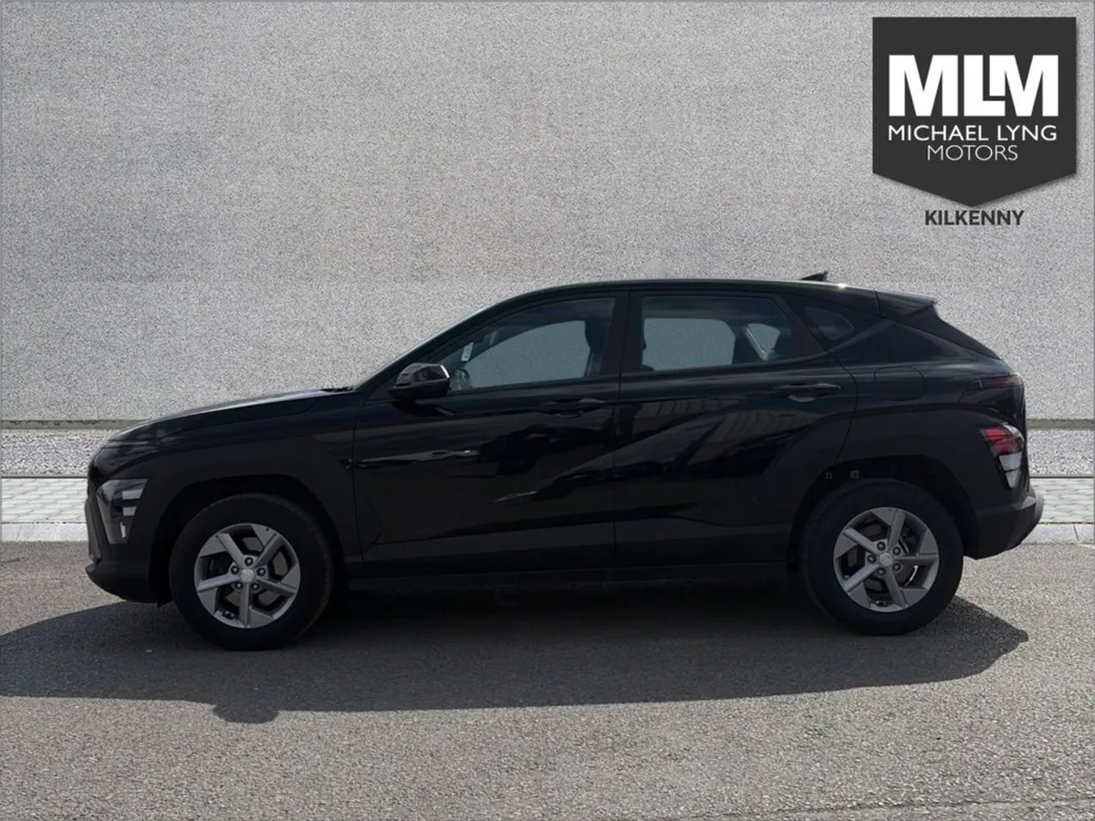 Hyundai KONA Signature 5DR - Image 4