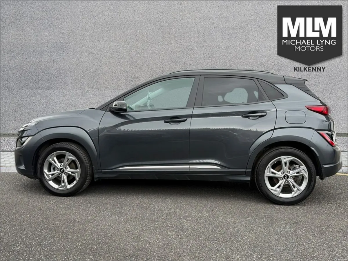 Hyundai KONA Kauai Petrol TWO - Tone Roof 5DR - Image 5