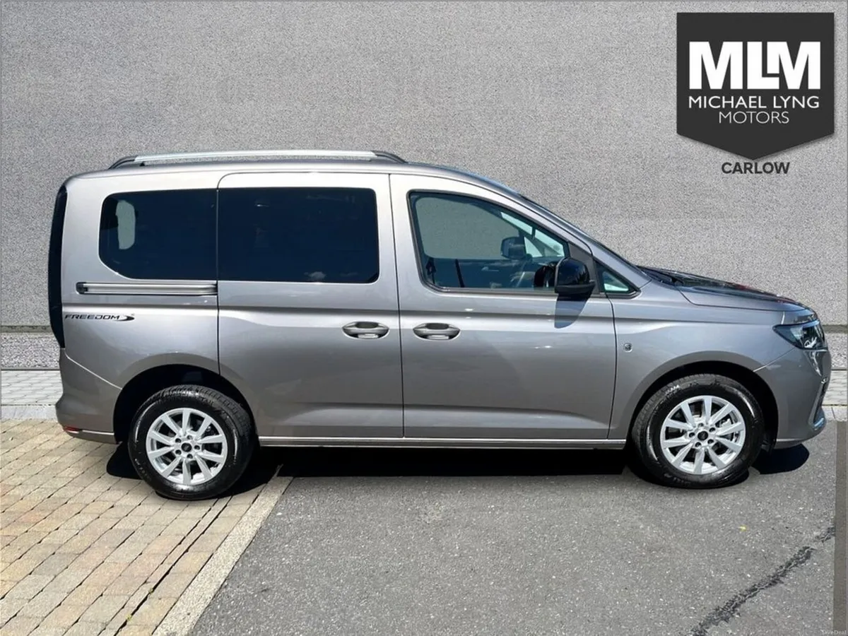 Ford Transit Connect Wheelchair accessable - Image 5