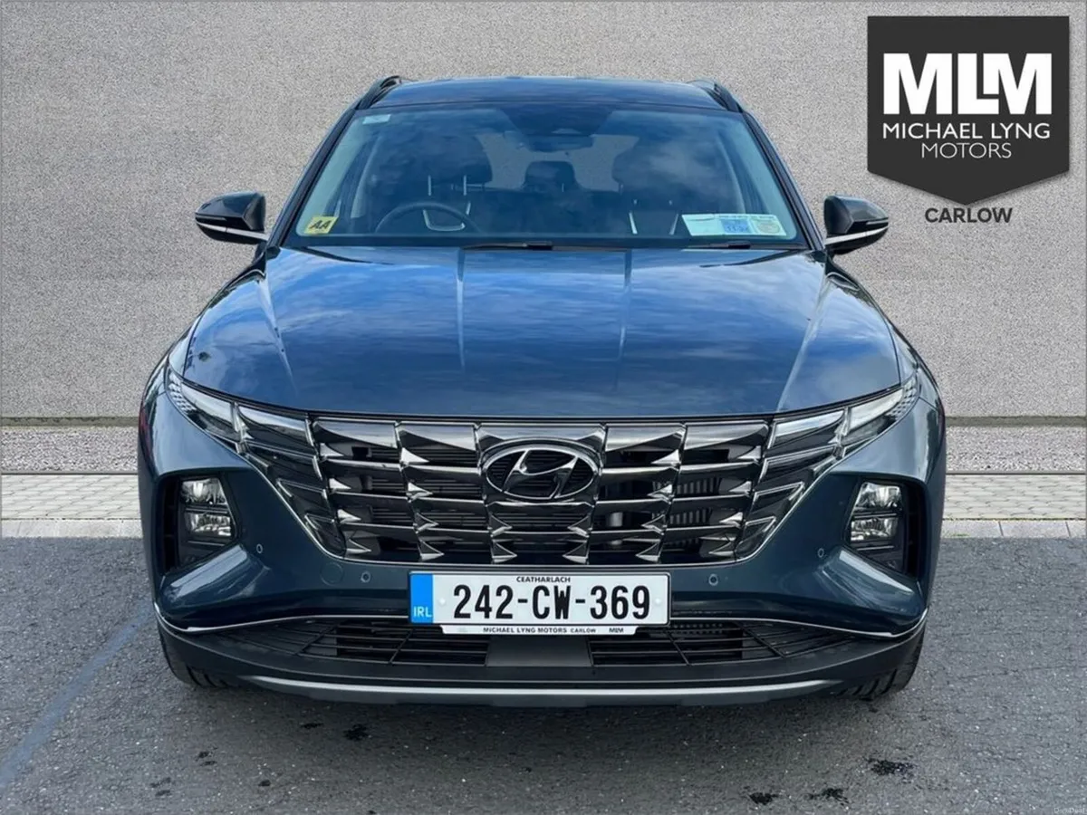 Hyundai Tucson 2WD Executive Plus w 2 Tone Roof - Image 2